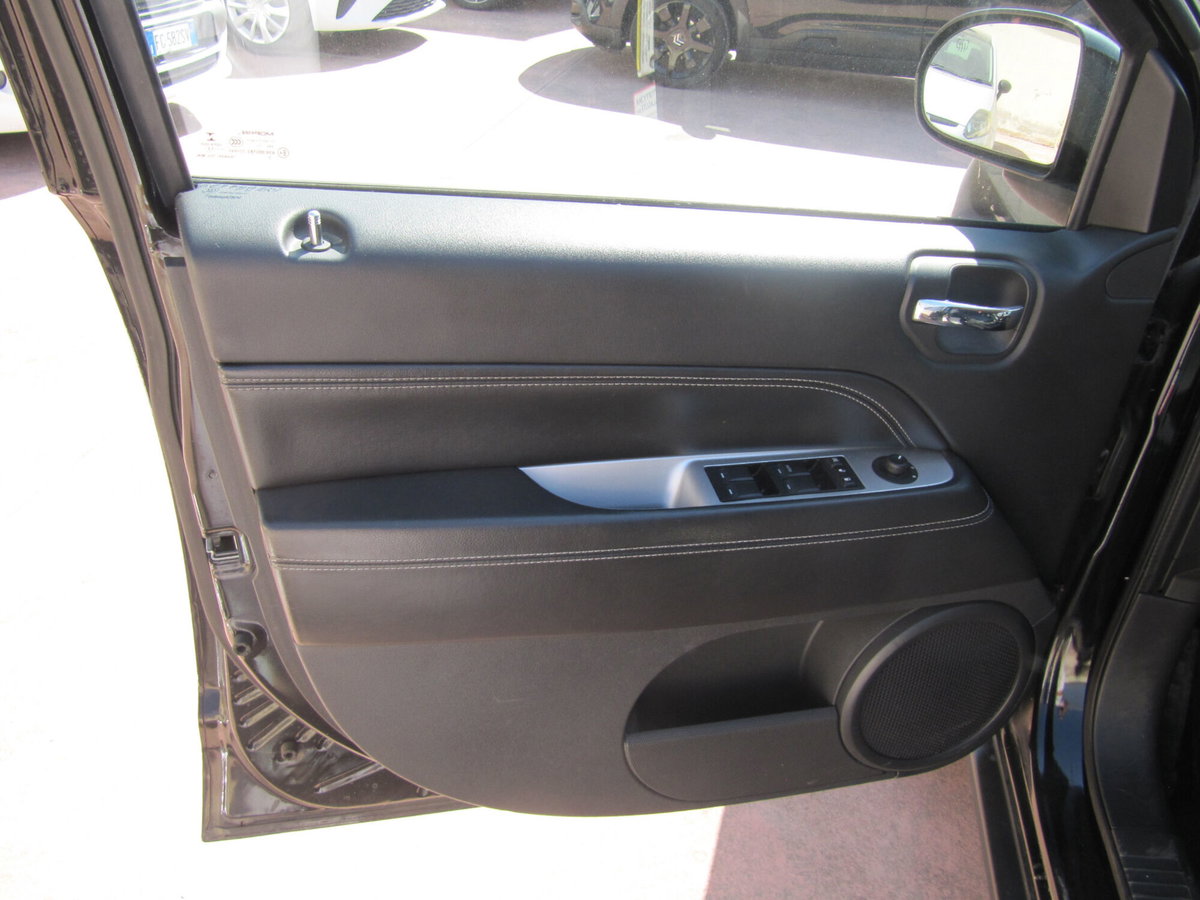 Jeep Compass 2.2 CRD Limited Black Edition (14)