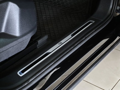 Volkswagen Tiguan 2.0 TDI 150 CV SCR DSG 4MOTION R-Line (10)