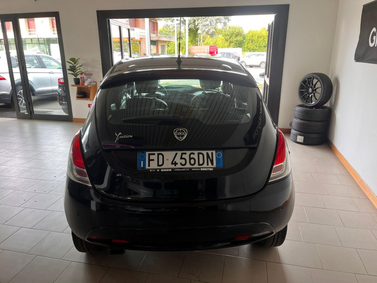 Lancia Ypsilon 1.2 69 CV 5 porte Gold (5)