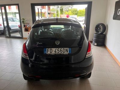 Lancia Ypsilon 1.2 69 CV 5 porte Gold (5)