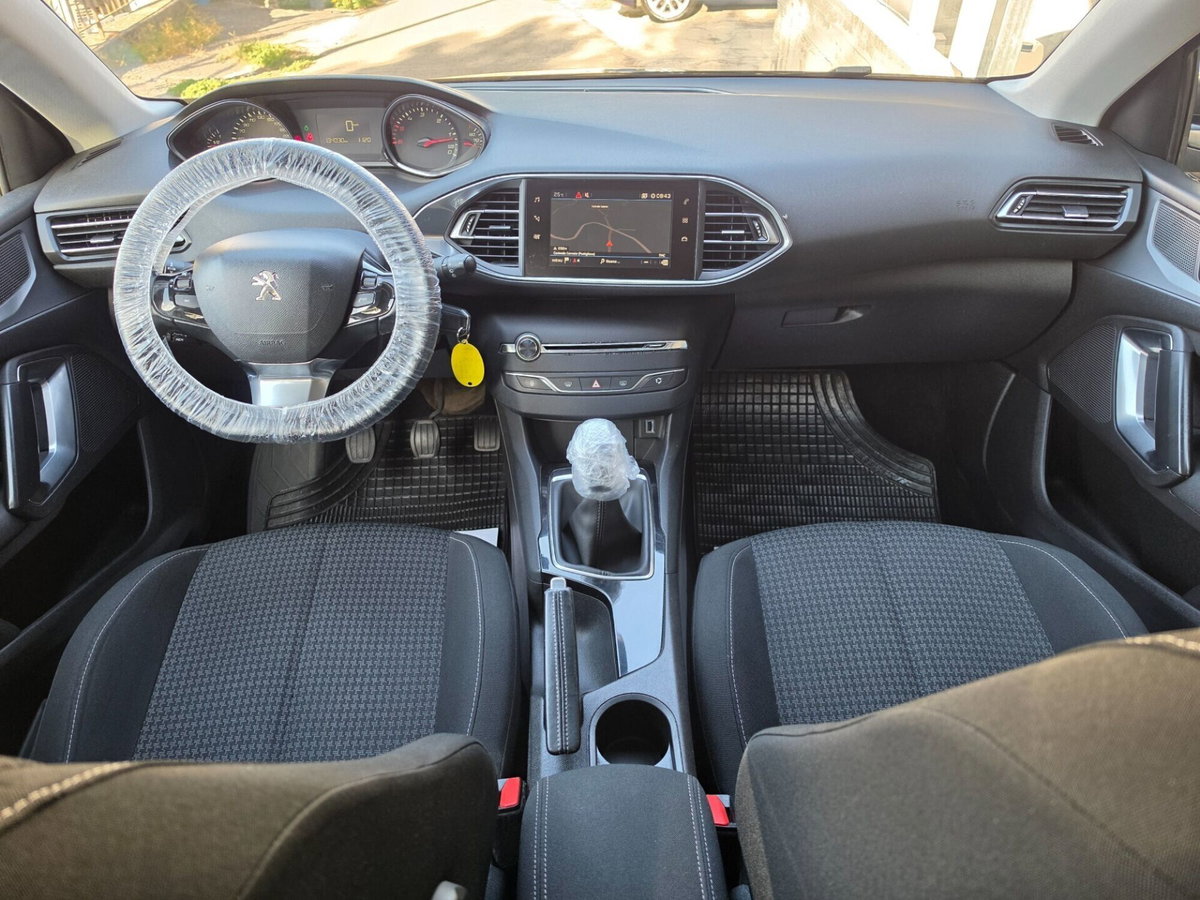 Peugeot 308 BlueHDi 100 S&S Business (2)