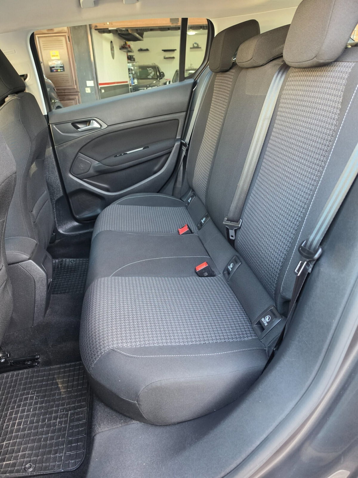 Peugeot 308 BlueHDi 100 S&S Business (8)