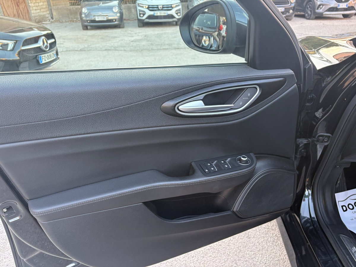 Alfa Romeo Giulia 2.2 Turbodiesel 180 CV AT8 Super (12)