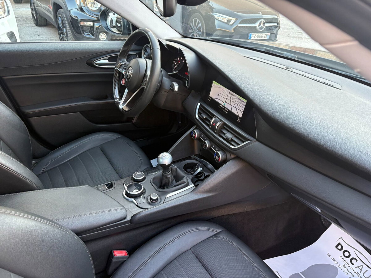 Alfa Romeo Giulia 2.2 Turbodiesel 180 CV AT8 Super (7)