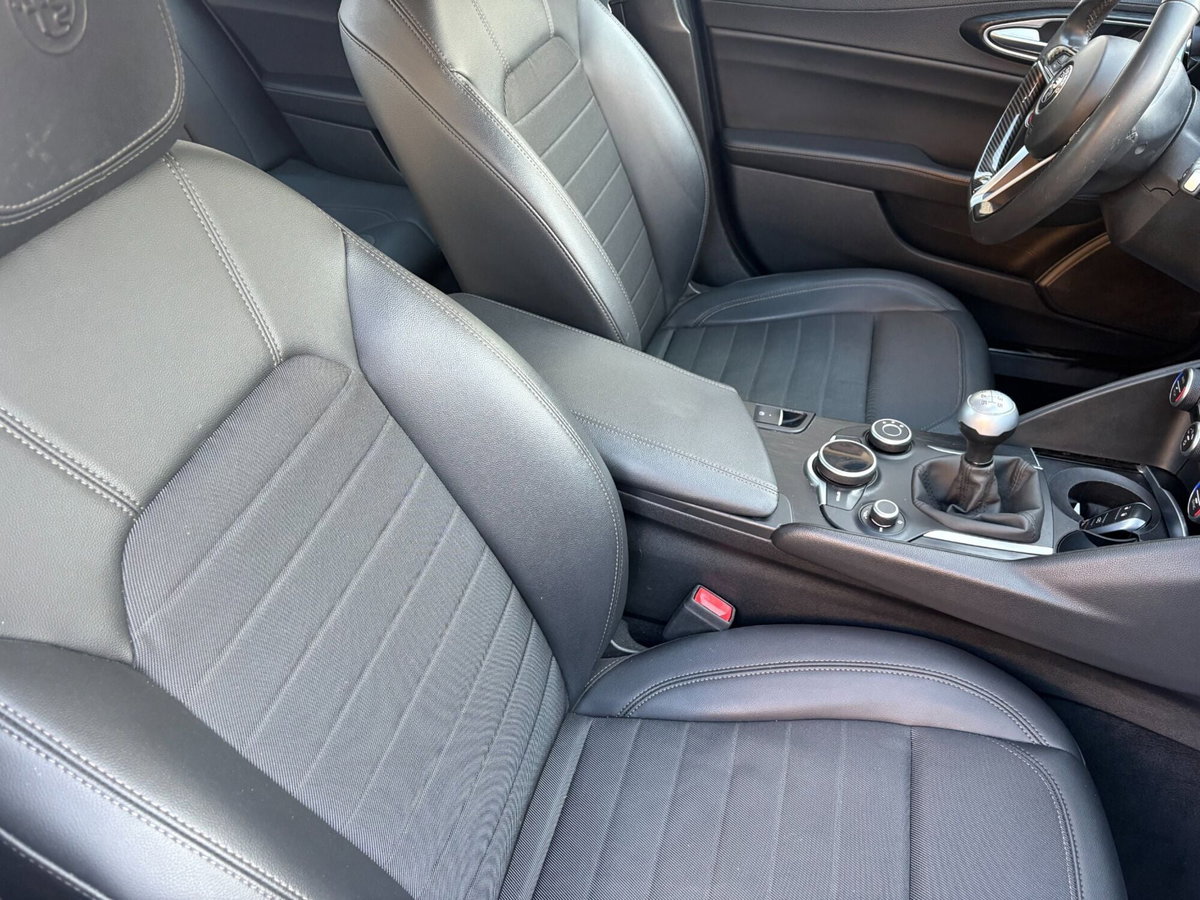 Alfa Romeo Giulia 2.2 Turbodiesel 180 CV AT8 Super (8)