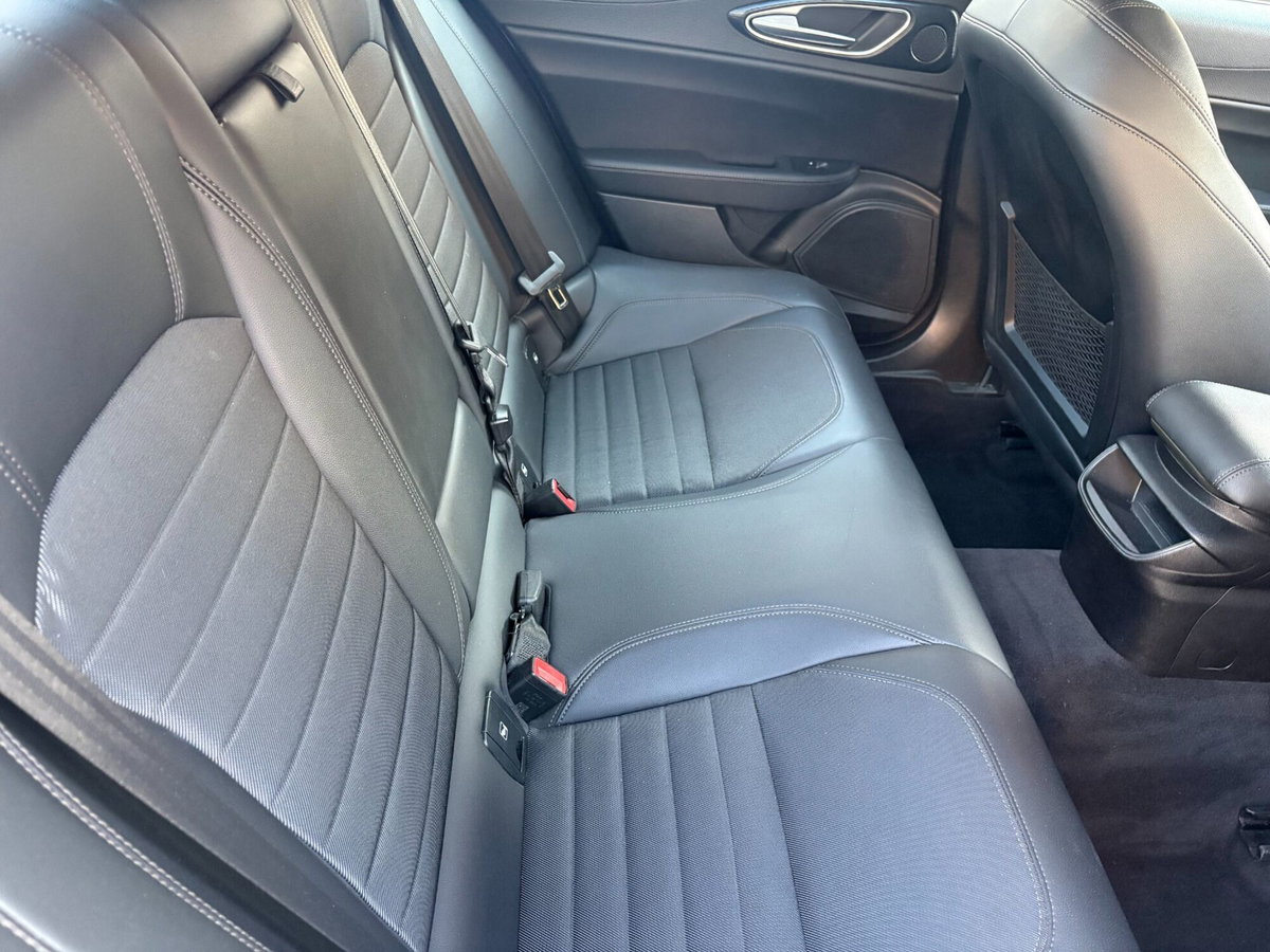 Alfa Romeo Giulia 2.2 Turbodiesel 180 CV AT8 Super (9)