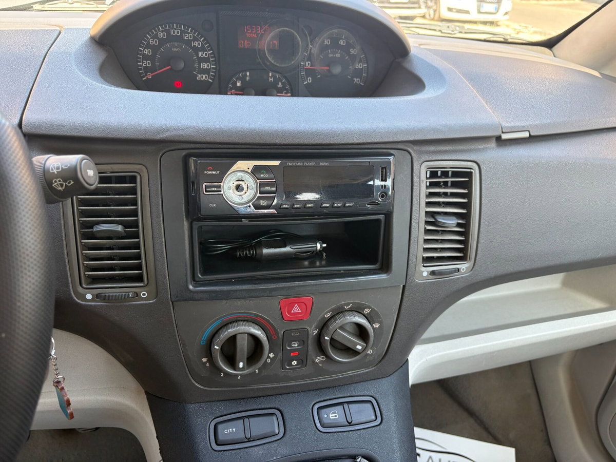 Fiat Idea 1.3 Multijet 16V Active (9)