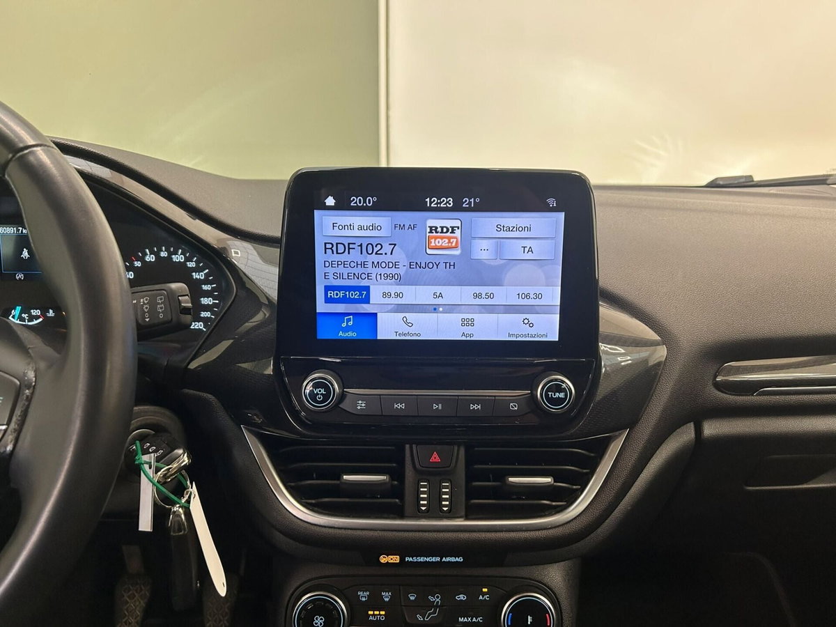 Ford Fiesta Active X 1.0 Ecoboost Hybrid 125 CV 5 porte (10)