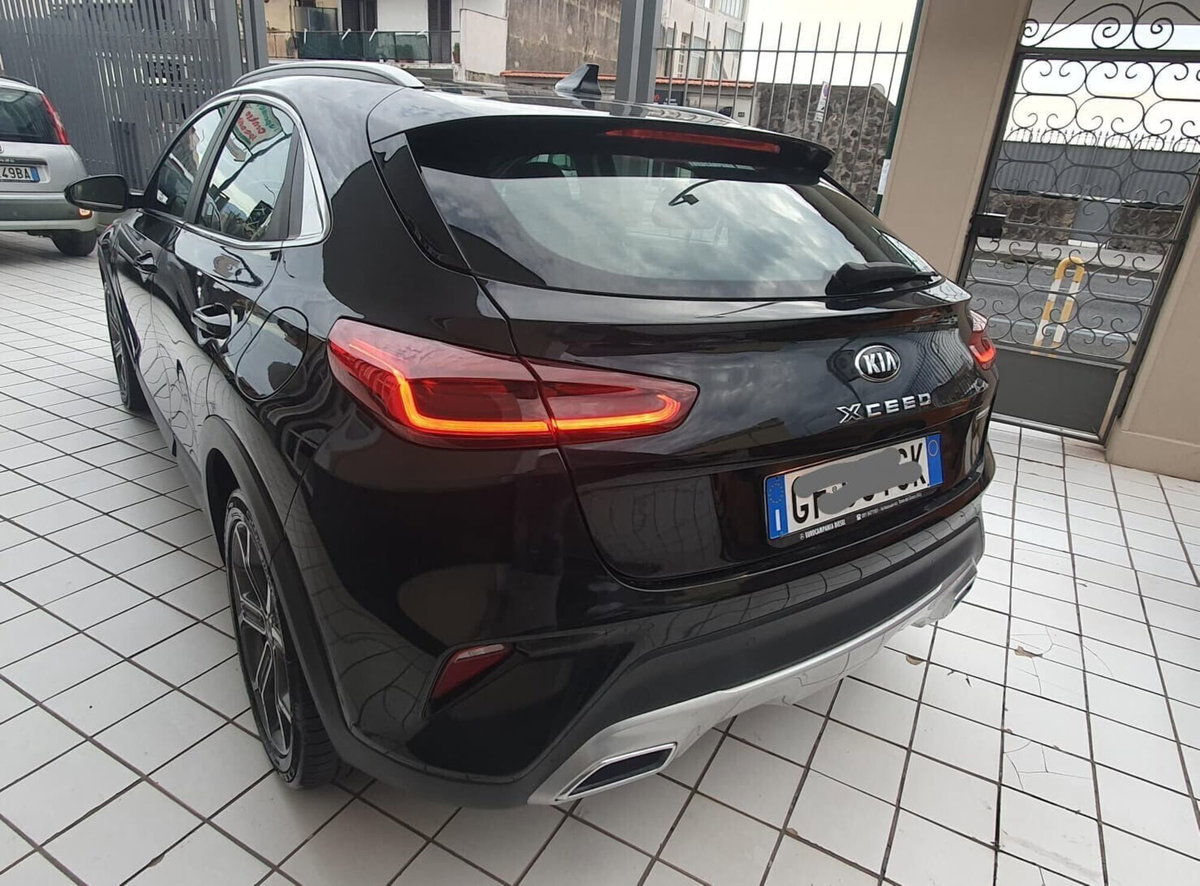 Kia XCeed 1.6 crdi mhev Business 136cv dct (11)