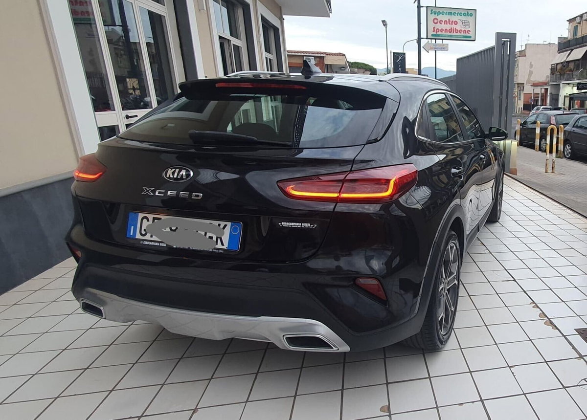 Kia XCeed 1.6 crdi mhev Business 136cv dct (12)
