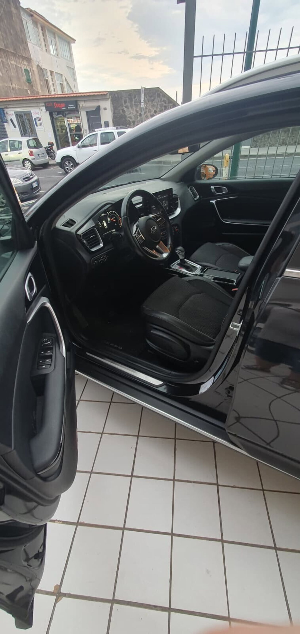 Kia XCeed 1.6 crdi mhev Business 136cv dct (4)