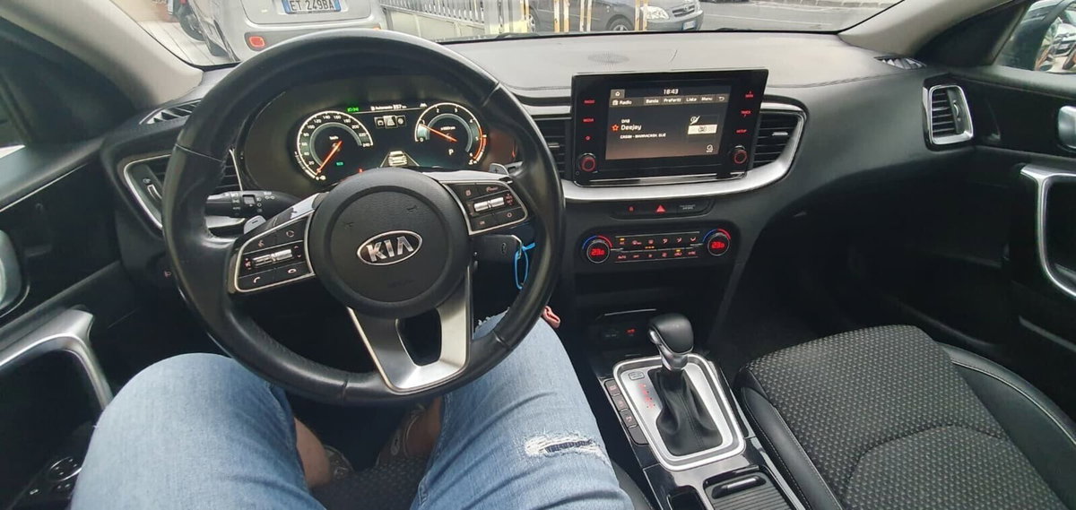 Kia XCeed 1.6 crdi mhev Business 136cv dct (5)