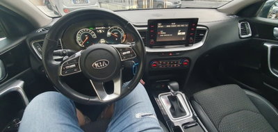 Kia XCeed 1.6 crdi mhev Business 136cv dct (5)