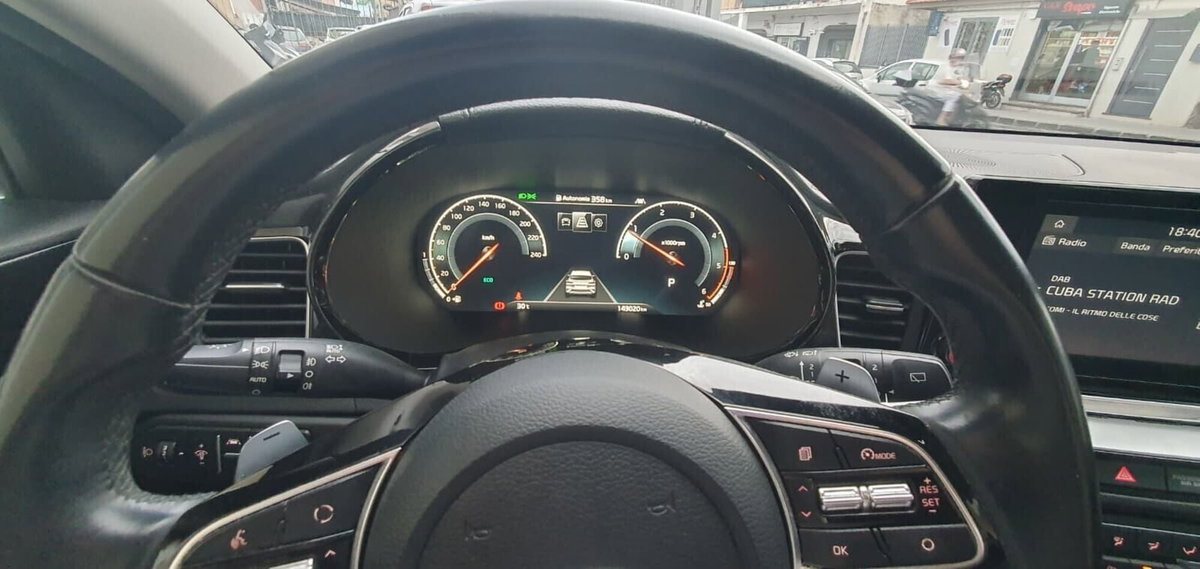 Kia XCeed 1.6 crdi mhev Business 136cv dct (6)