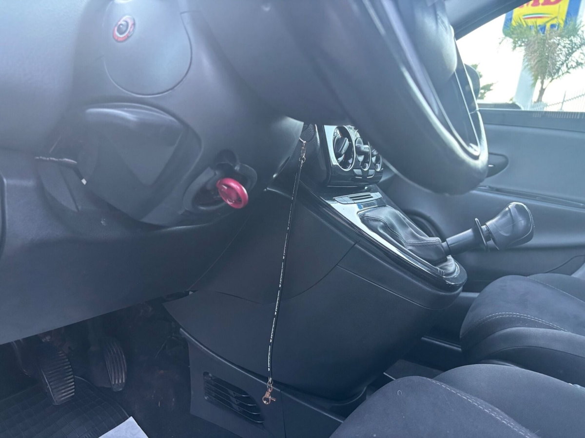 Lancia Ypsilon 1.2 69 CV 5 porte Platinum (12)