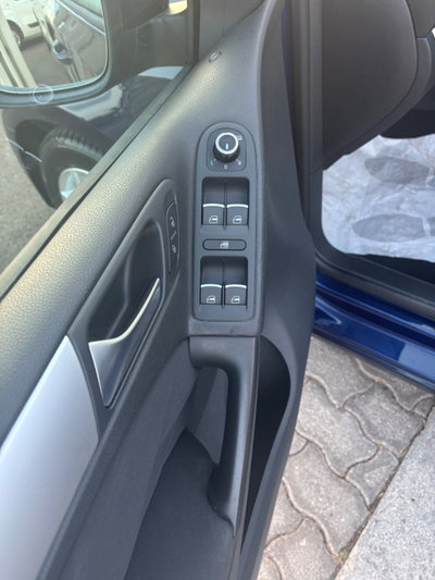 Volkswagen Golf 1.6 TDI DPF 5p. Highline (16)