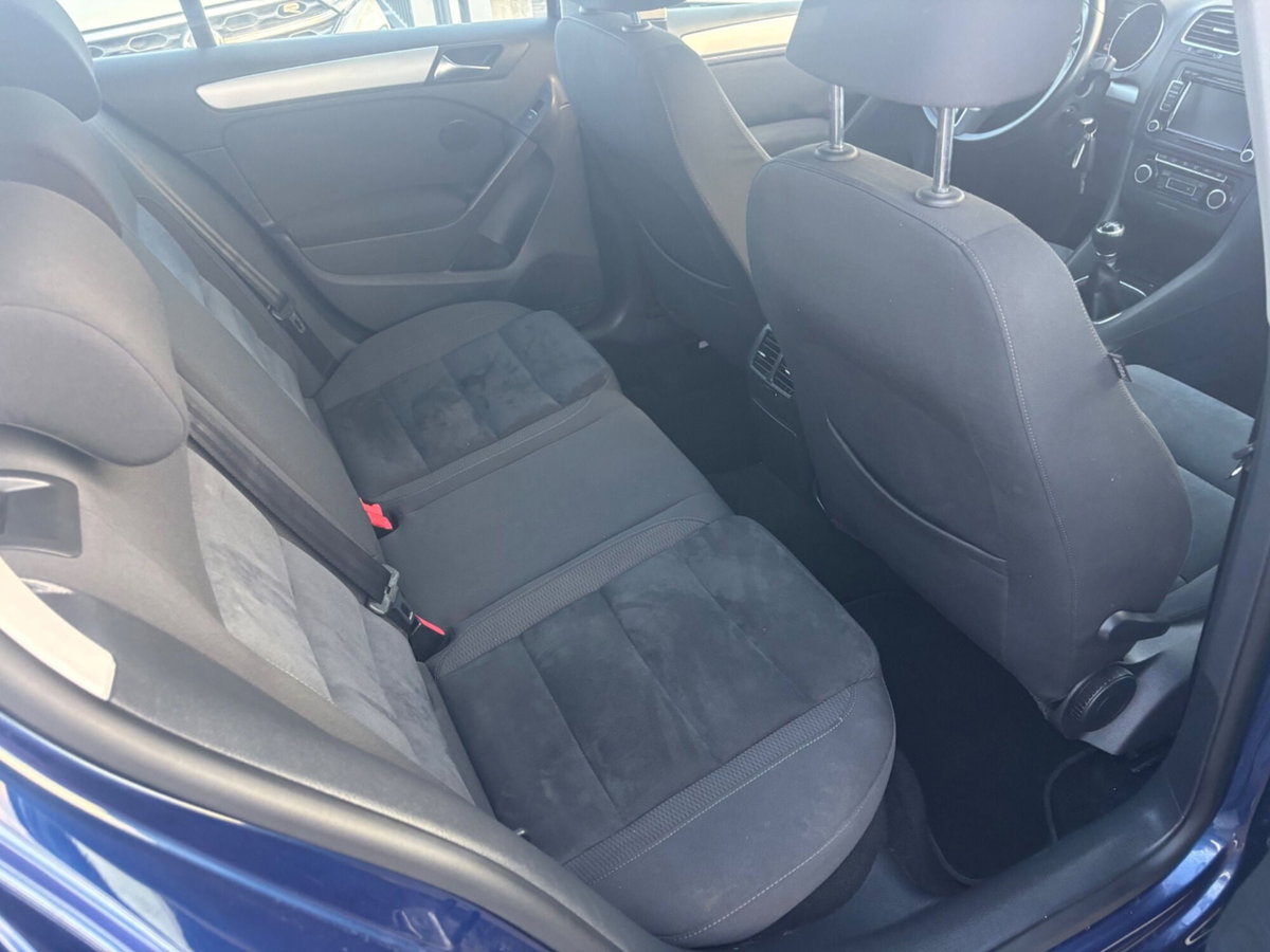 Volkswagen Golf 1.6 TDI DPF 5p. Highline (9)