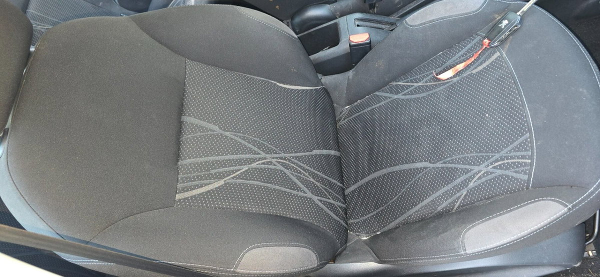 Peugeot 208 HDi 68 CV 5 porte Active (9)