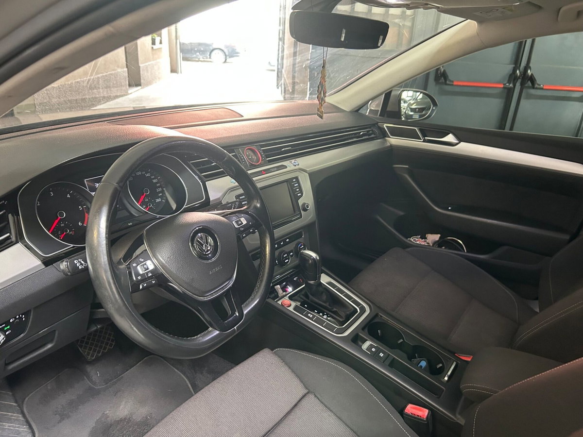 Volkswagen Passat Variant 1.6 TDI Business BlueMotion Technology (5)