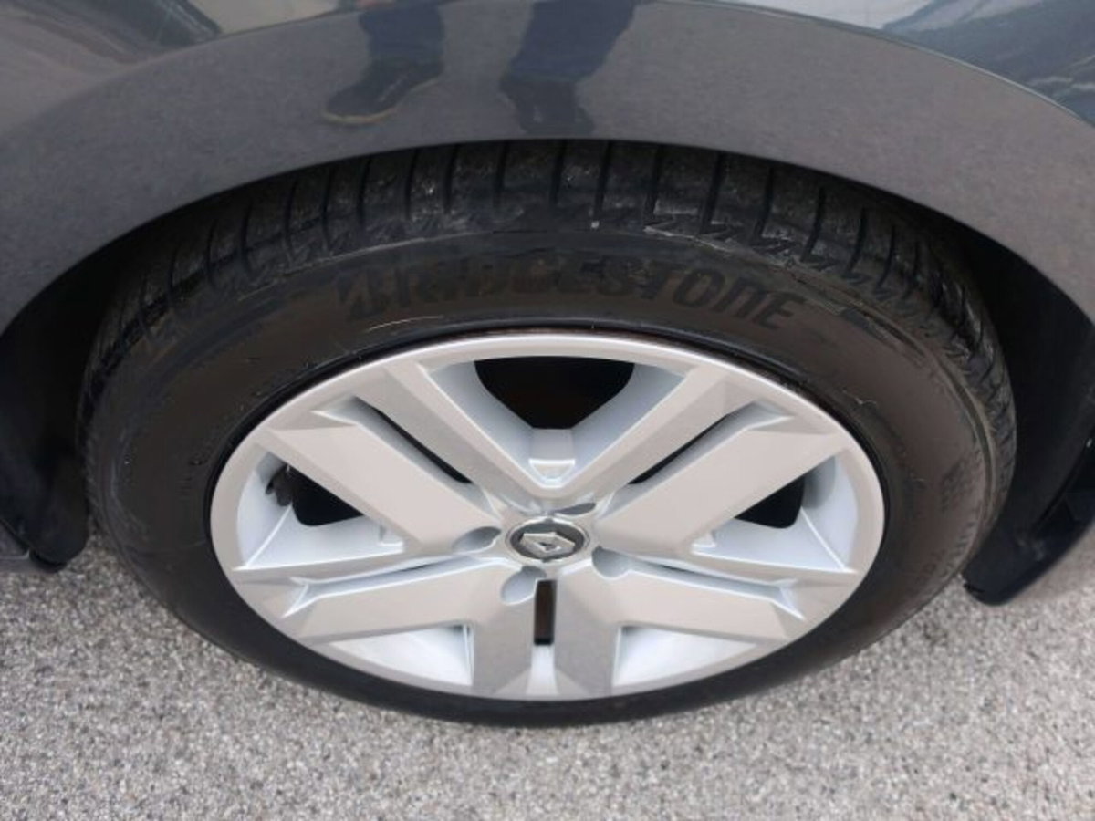 Renault Clio 1.0 tce Generation 90cv (9)