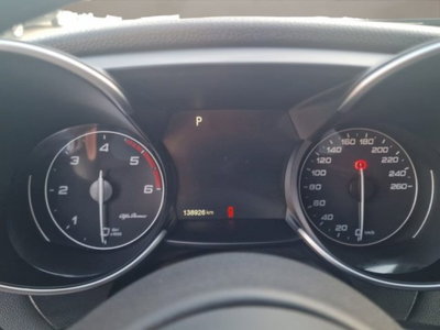 Alfa Romeo Giulia 2.2 Turbodiesel 210 CV AT8 AWD Q4 Veloce (11)