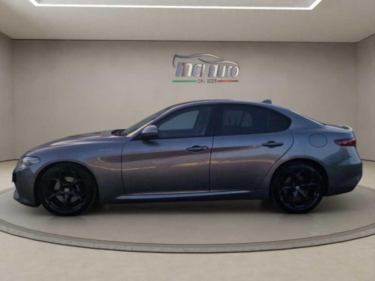 Alfa Romeo Giulia 2.2 Turbodiesel 210 CV AT8 AWD Q4 Veloce (2)