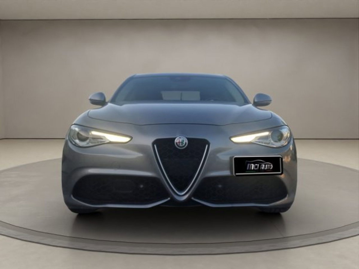 Alfa Romeo Giulia 2.2 Turbodiesel 210 CV AT8 AWD Q4 Veloce (8)