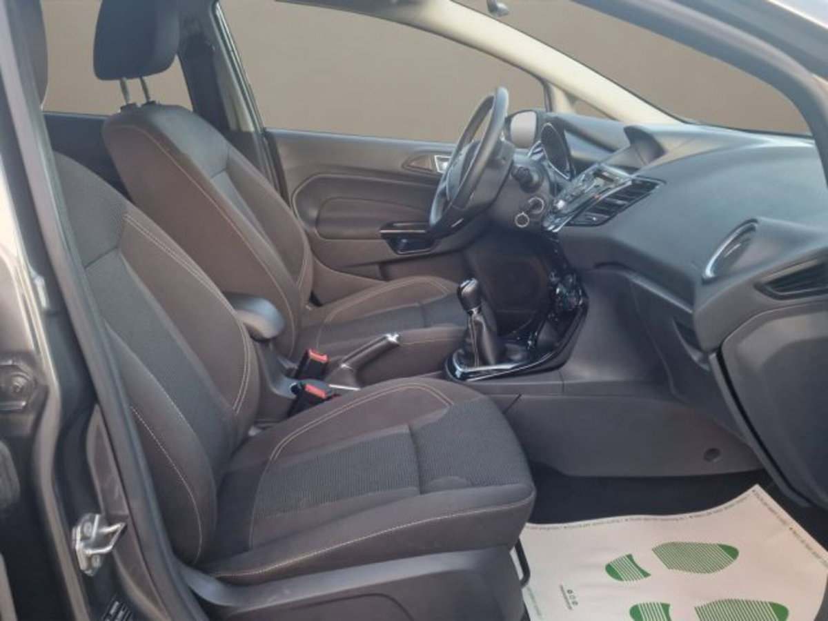 Ford Fiesta 1.5 TDCi 75CV 5 porte Titanium (18)