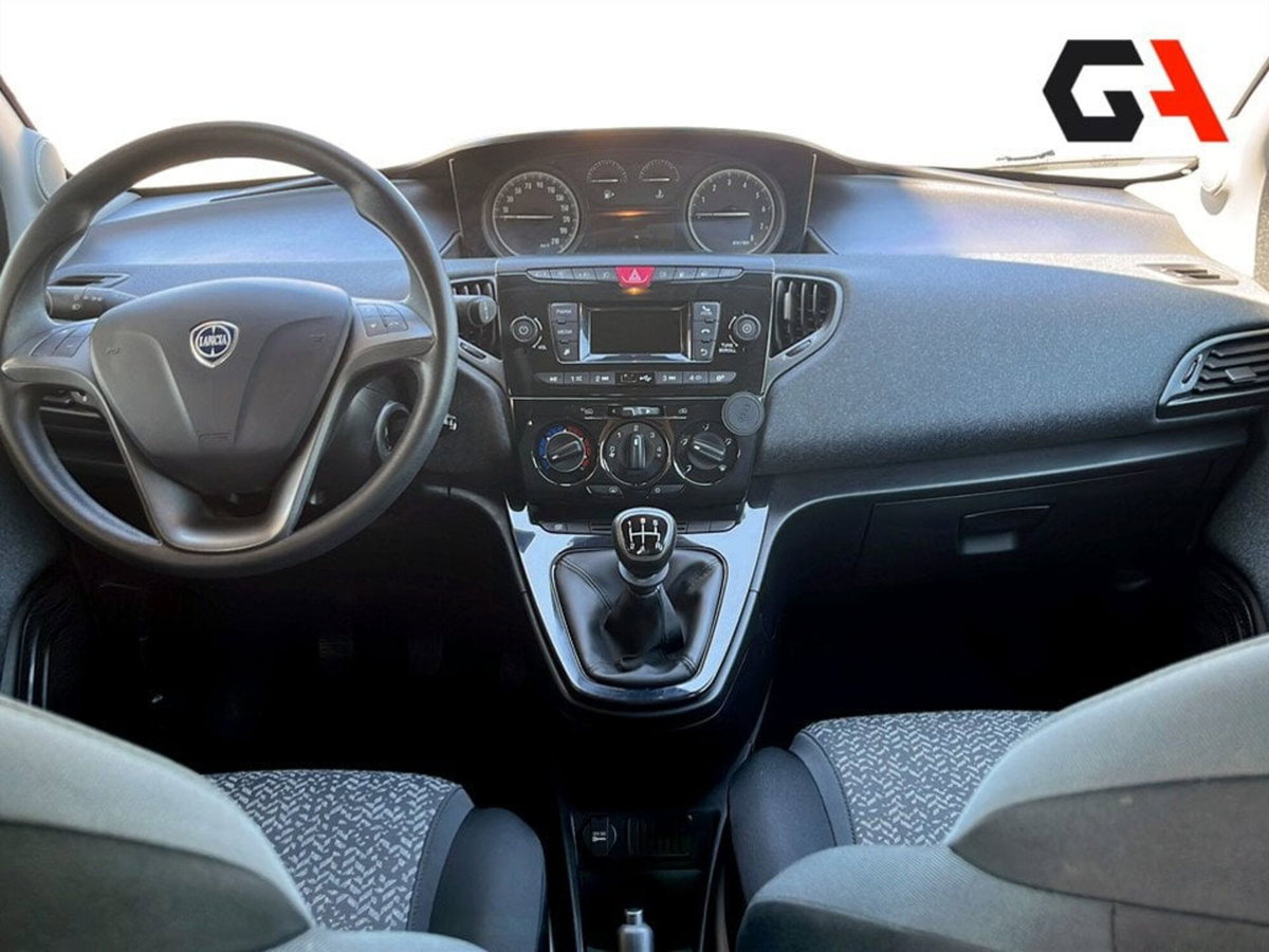 Lancia Ypsilon 1.2 69 CV 5 porte GPL Ecochic Elefantino Blu (14)