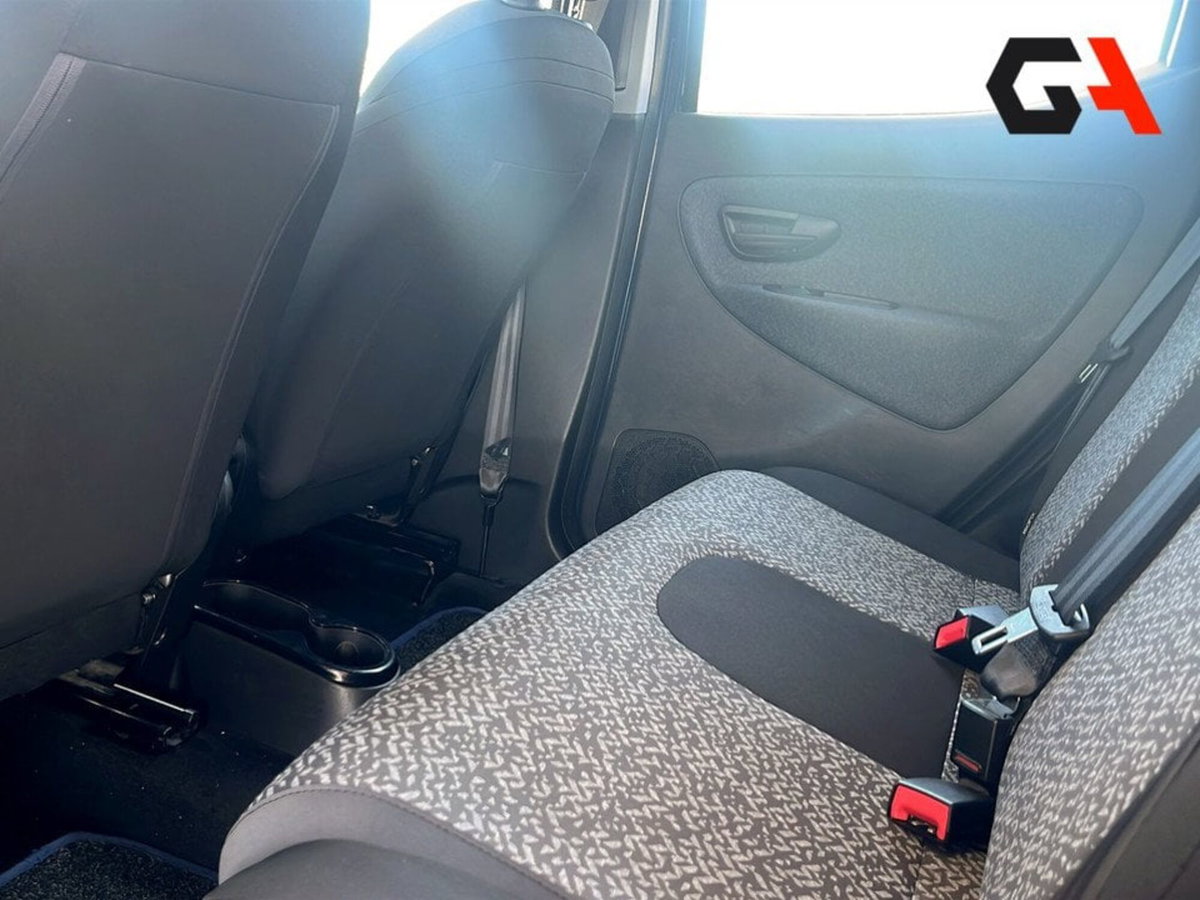 Lancia Ypsilon 1.2 69 CV 5 porte GPL Ecochic Elefantino Blu (16)