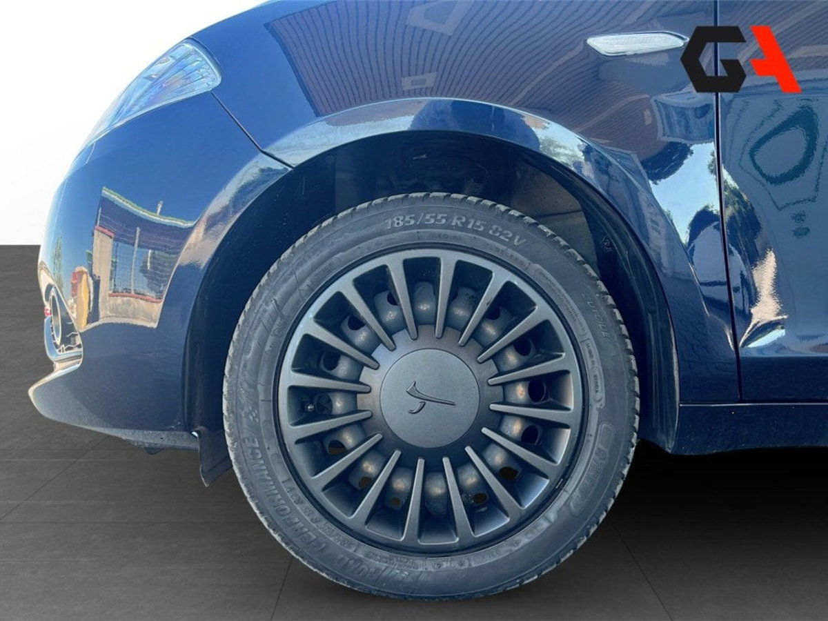 Lancia Ypsilon 1.2 69 CV 5 porte GPL Ecochic Elefantino Blu (17)