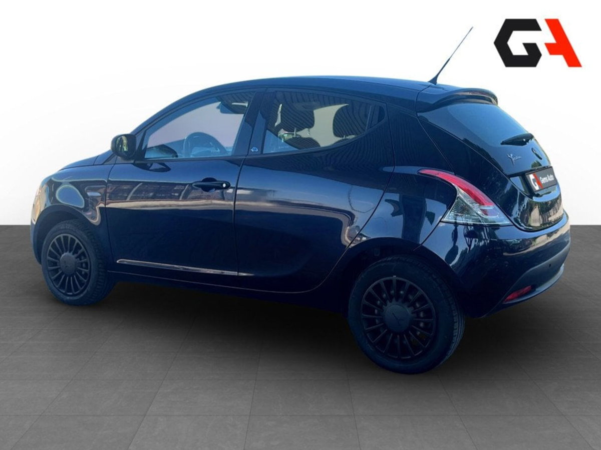 Lancia Ypsilon 1.2 69 CV 5 porte GPL Ecochic Elefantino Blu (5)