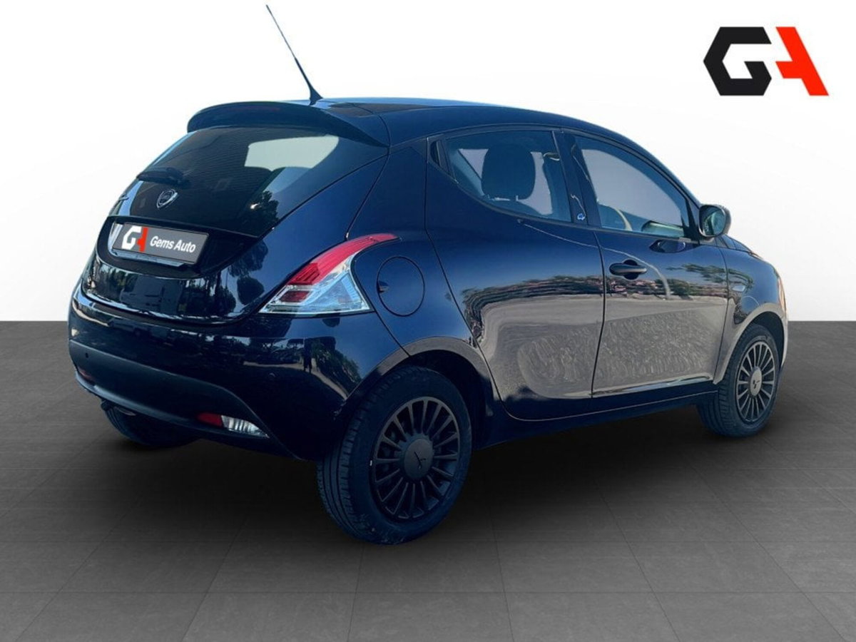 Lancia Ypsilon 1.2 69 CV 5 porte GPL Ecochic Elefantino Blu (7)