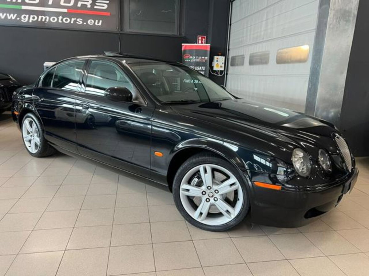 Jaguar S-Type 4.2 V8 R Super Charged (2)
