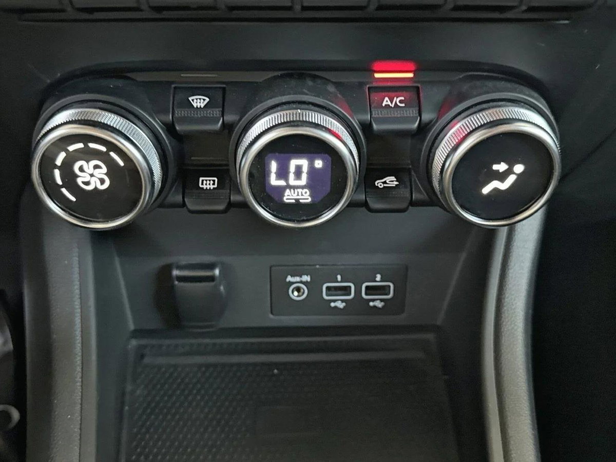 Renault Captur Mild Hybrid 140 CV Techno (13)