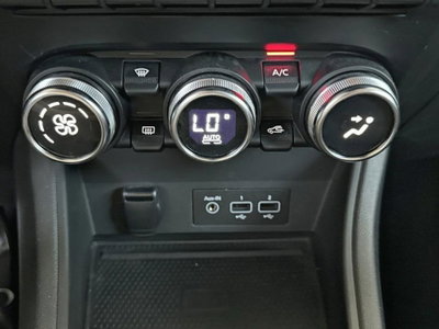 Renault Captur Mild Hybrid 140 CV Techno (13)