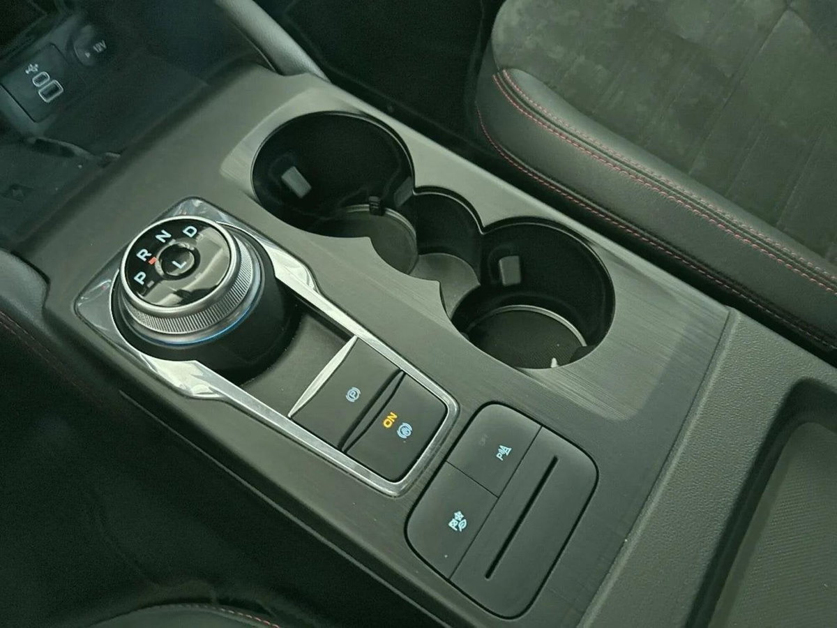 Ford Kuga 2.5 Full Hybrid 190 CV CVT 2WD ST-Line X (8)