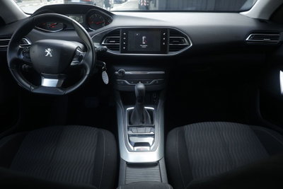 Peugeot 308 SW BlueHDi 150 S&S Allure (2)