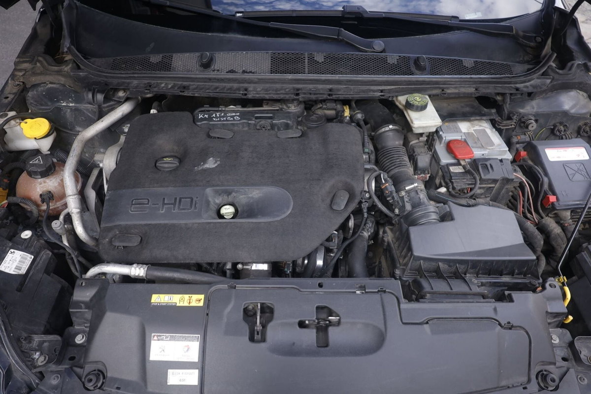 Peugeot 308 SW BlueHDi 150 S&S Allure (20)