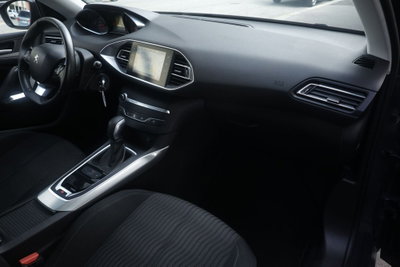 Peugeot 308 SW BlueHDi 150 S&S Allure (9)