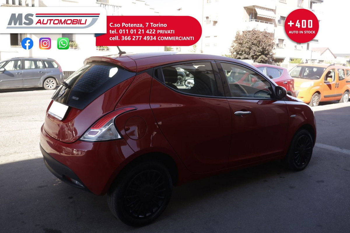 Lancia Ypsilon 1.0 FireFly 5 porte S&S Hybrid Silver Plus (12)