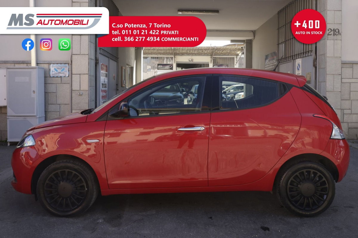 Lancia Ypsilon 1.0 FireFly 5 porte S&S Hybrid Silver Plus (4)