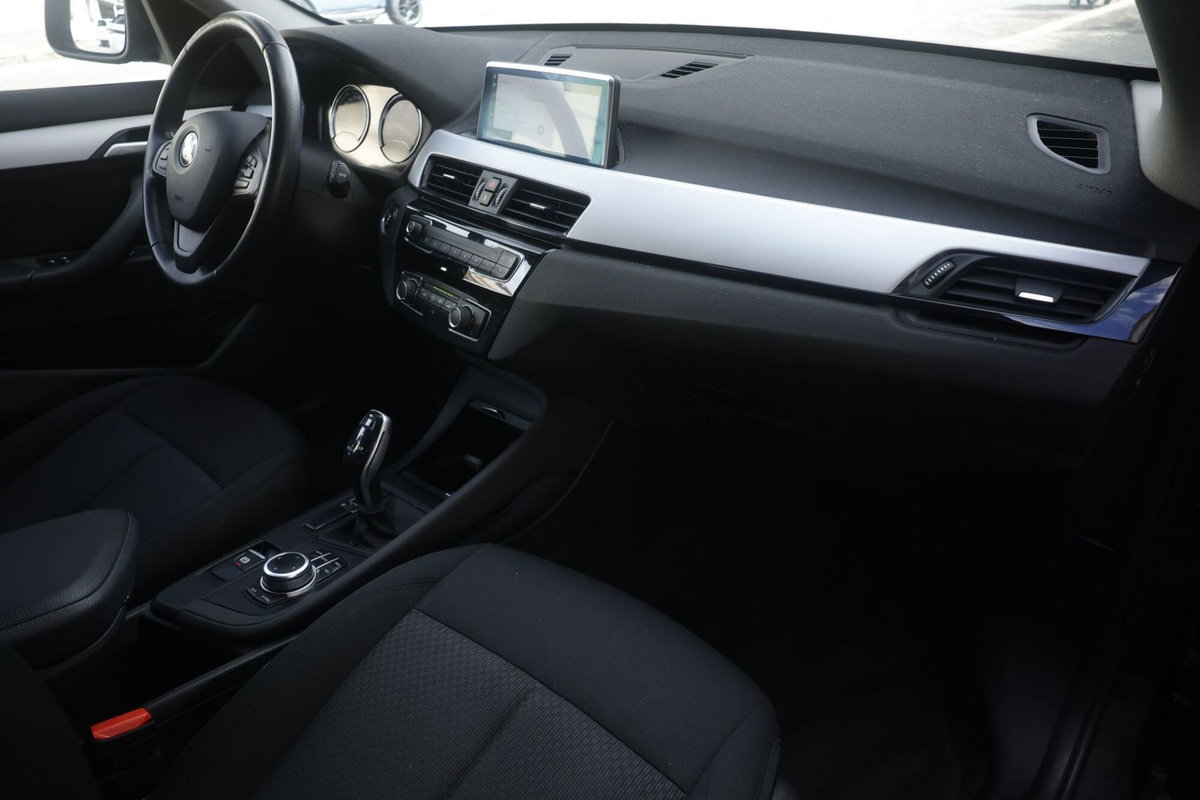 BMW X1 sDrive16d xLine Plus (9)