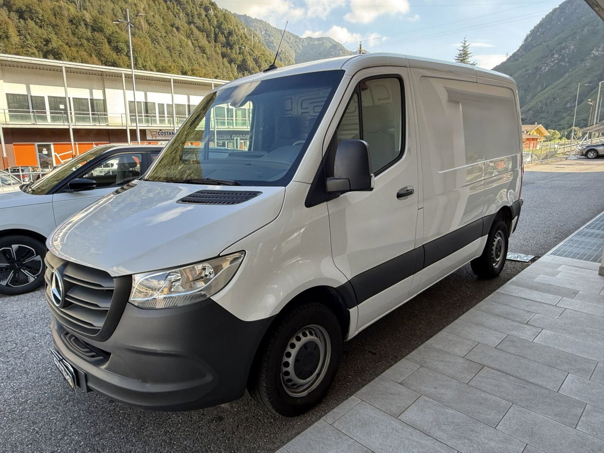 Mercedes-Benz Sprinter 311 rwd 2.0 cdi 37/35 tourer (2)