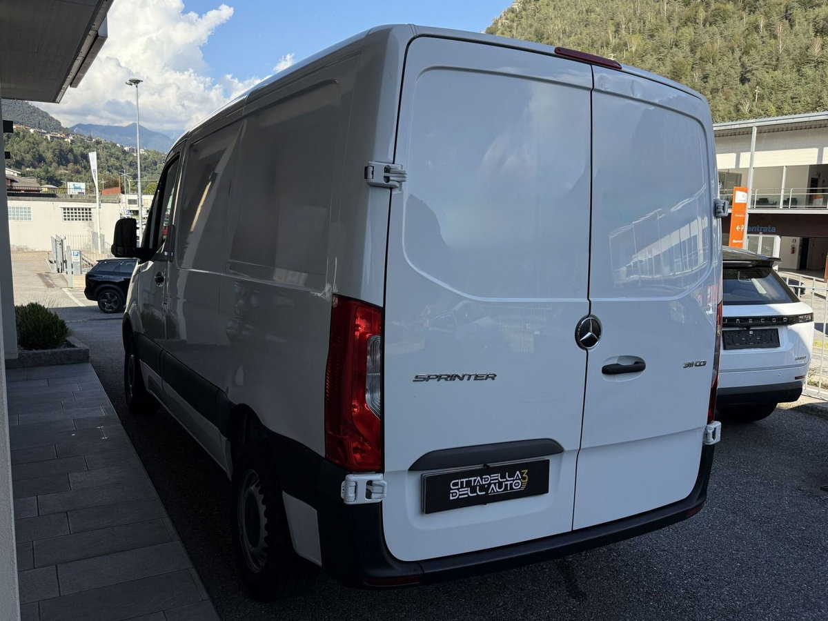 Mercedes-Benz Sprinter 311 rwd 2.0 cdi 37/35 tourer (3)