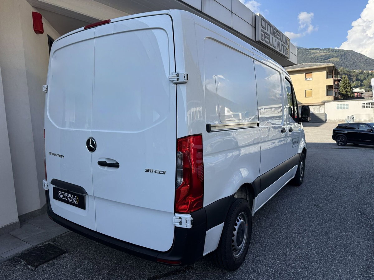 Mercedes-Benz Sprinter 311 rwd 2.0 cdi 37/35 tourer (4)