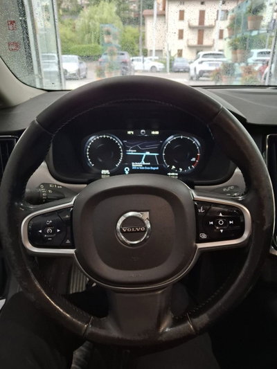Volvo V90 D4 AWD Geartronic Inscription (11)