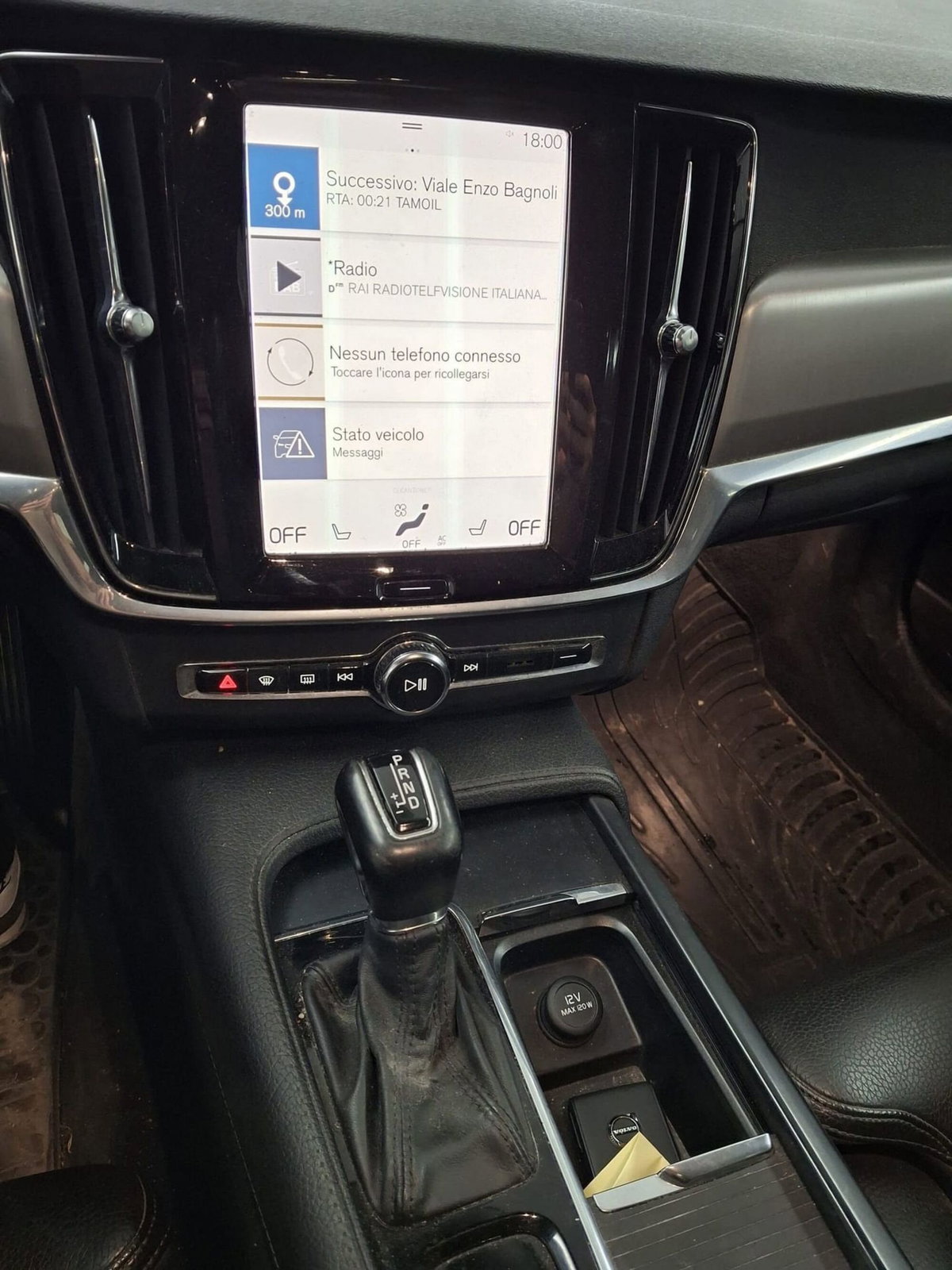 Volvo V90 D4 AWD Geartronic Inscription (14)