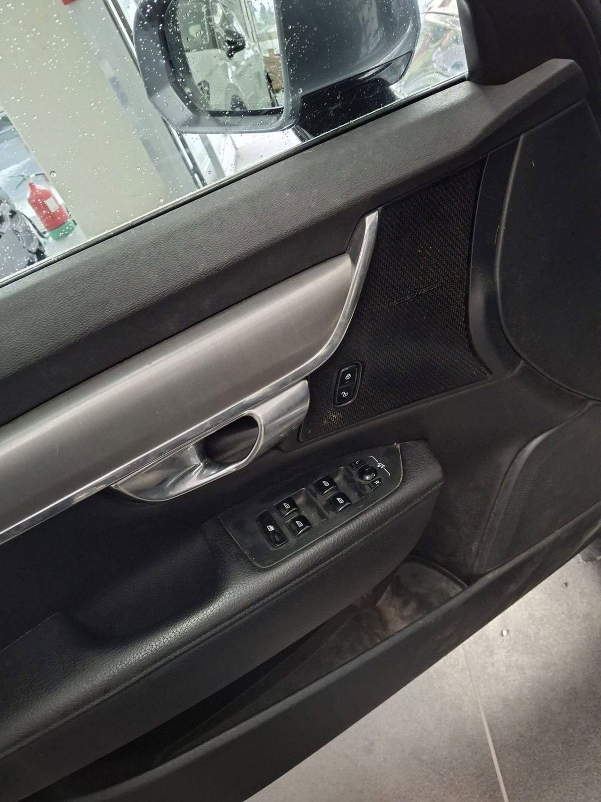 Volvo V90 D4 AWD Geartronic Inscription (16)