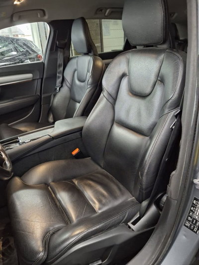 Volvo V90 D4 AWD Geartronic Inscription (17)